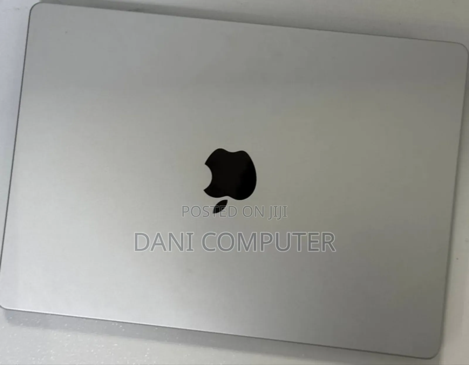 New Laptop Apple MacBook Pro 2023 M3 14-inch 36GB Intel Core M3 SSD 1T