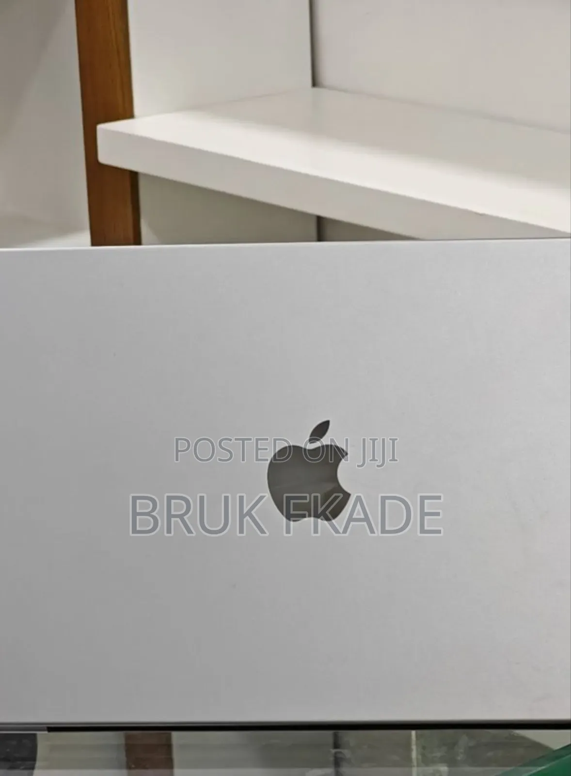 New Laptop Apple MacBook Pro 2023 M3 14-inch 8GB Apple M3 Pro SSD 512GB