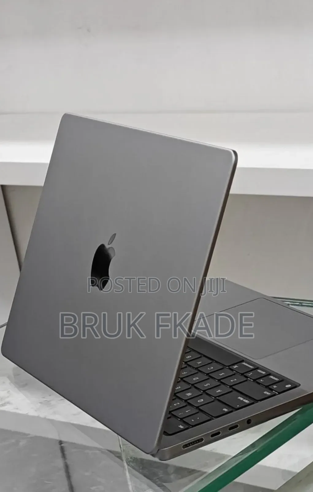 New Laptop Apple MacBook Pro 2023 M3 14-inch 8GB Apple M3 Pro SSD 512GB