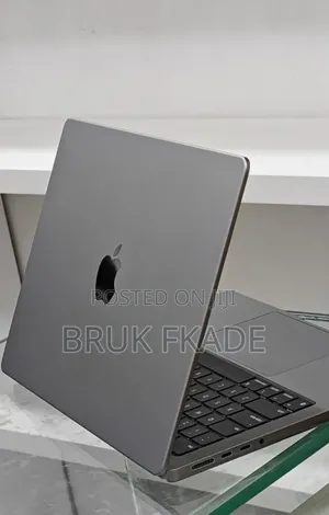 New Laptop Apple MacBook Pro 2023 M3 14-inch 8GB Apple M3 Pro SSD 512GB
