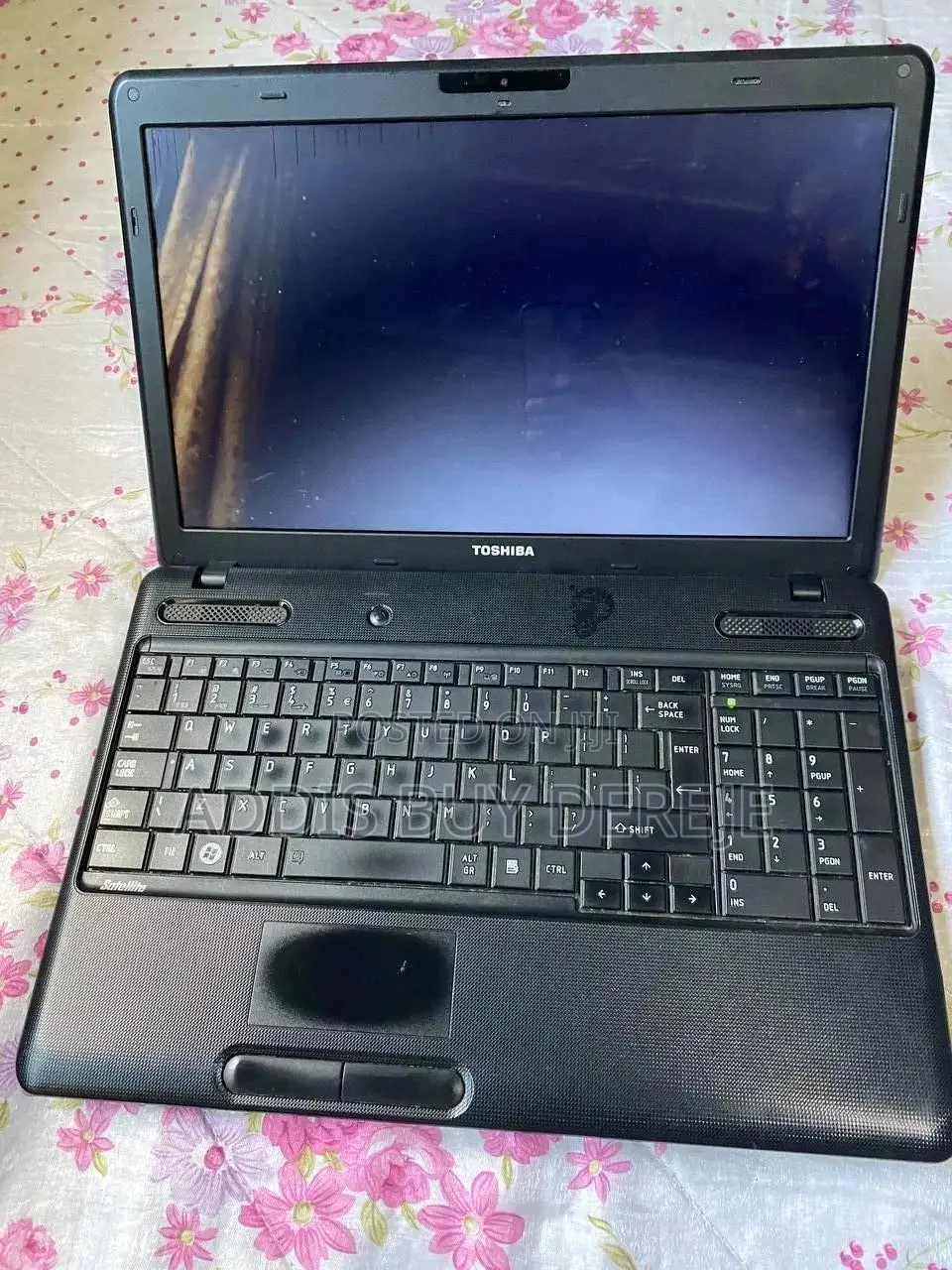 Laptop Toshiba Satellite C665 4GB Intel Core i3 HDD 320GB