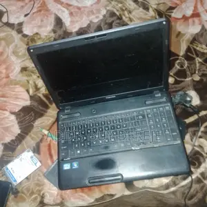 Laptop Toshiba Satellite C665 4GB Intel Core i3 HDD 320GB