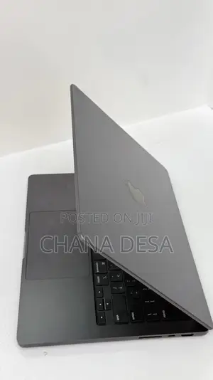 New Apple MacBook Pro 2023 M3 14-inch 18GB Apple M3 Pro SSD 512GB