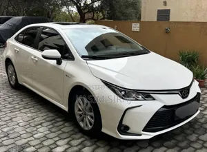 Toyota Corolla LE 2022 White