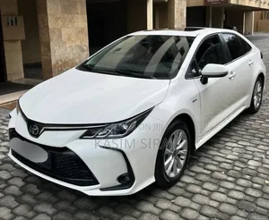 Toyota Corolla LE 2022 White