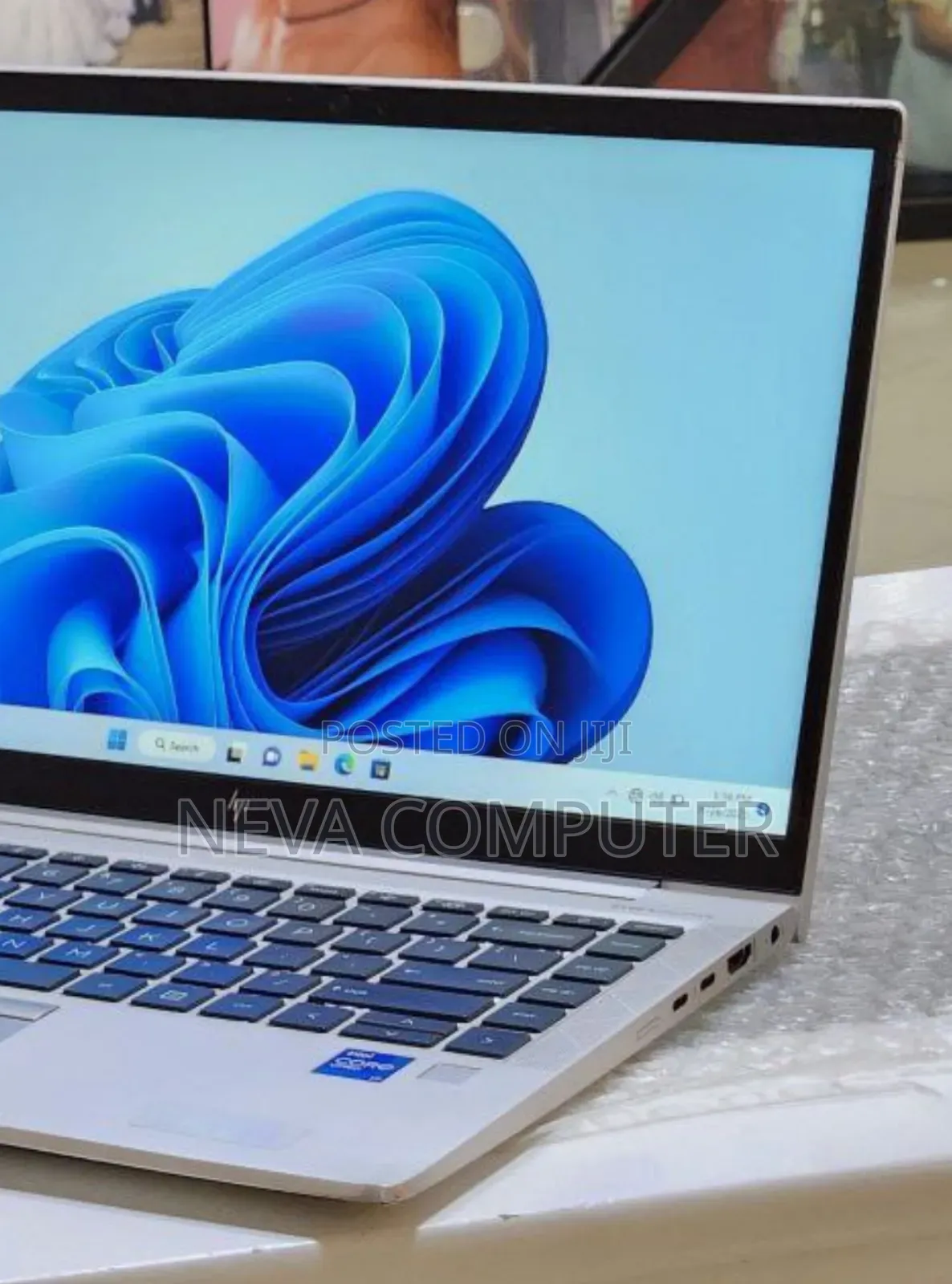 New Laptop HP EliteBook 840 G8 16GB Intel Core i7 SSD 512GB