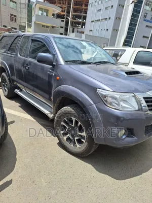 Toyota Hilux 2012 Gray