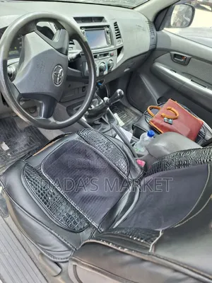 Toyota Hilux 2012 Gray
