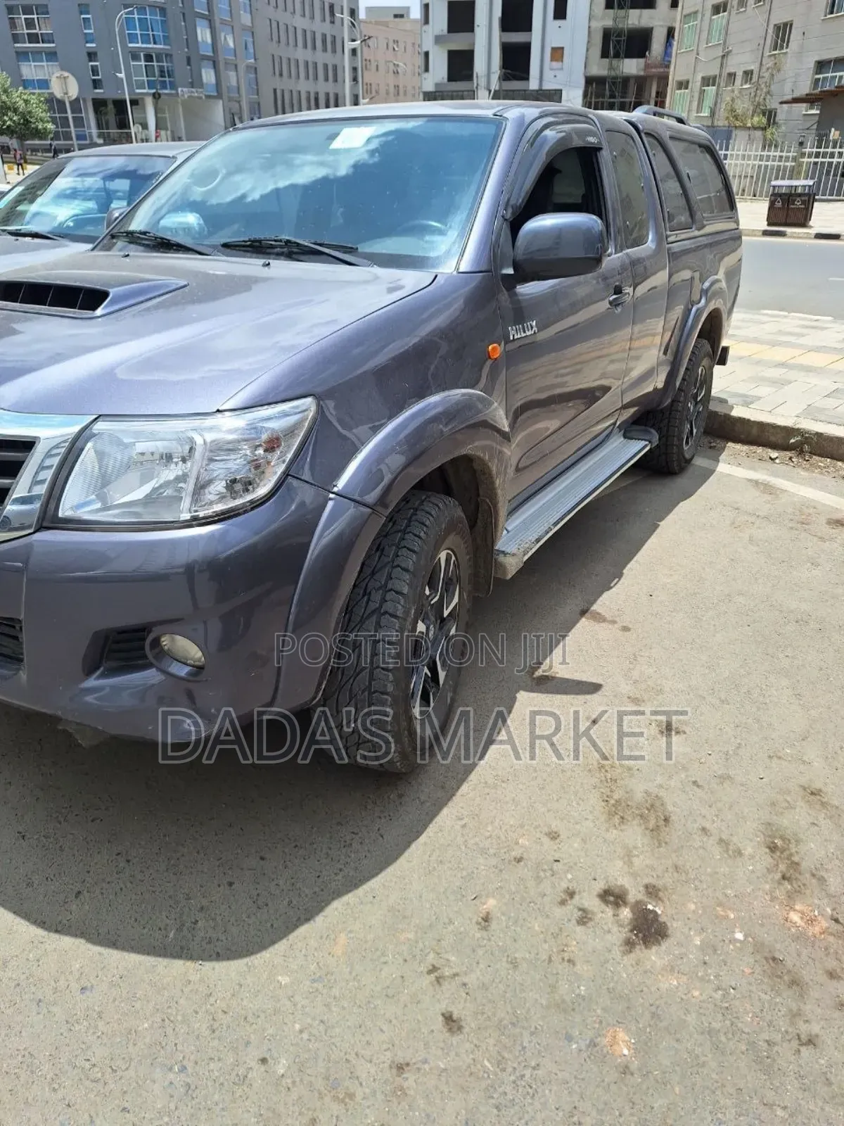 Toyota Hilux 2012 Gray