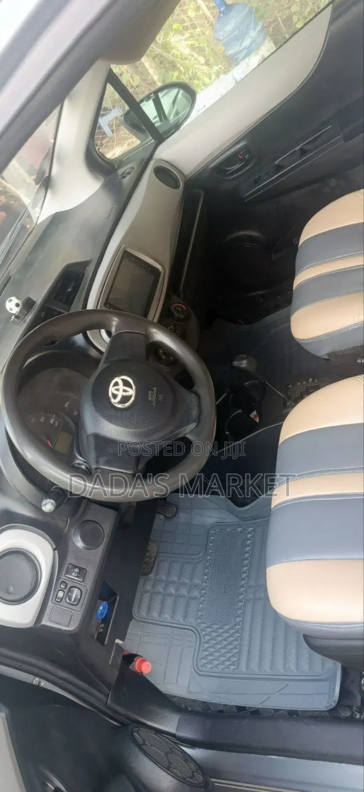 Toyota Yaris 2012 Gray