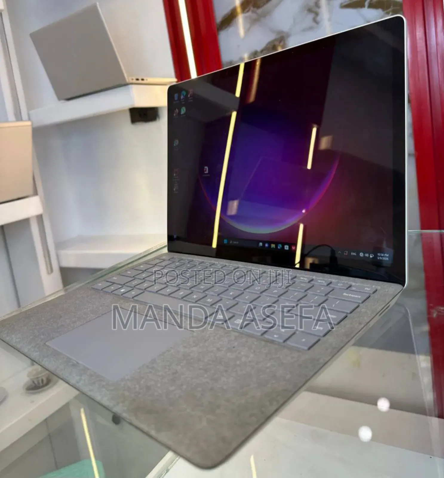 New Laptop Microsoft Surface 8GB Intel Core i5 SSD 256GB