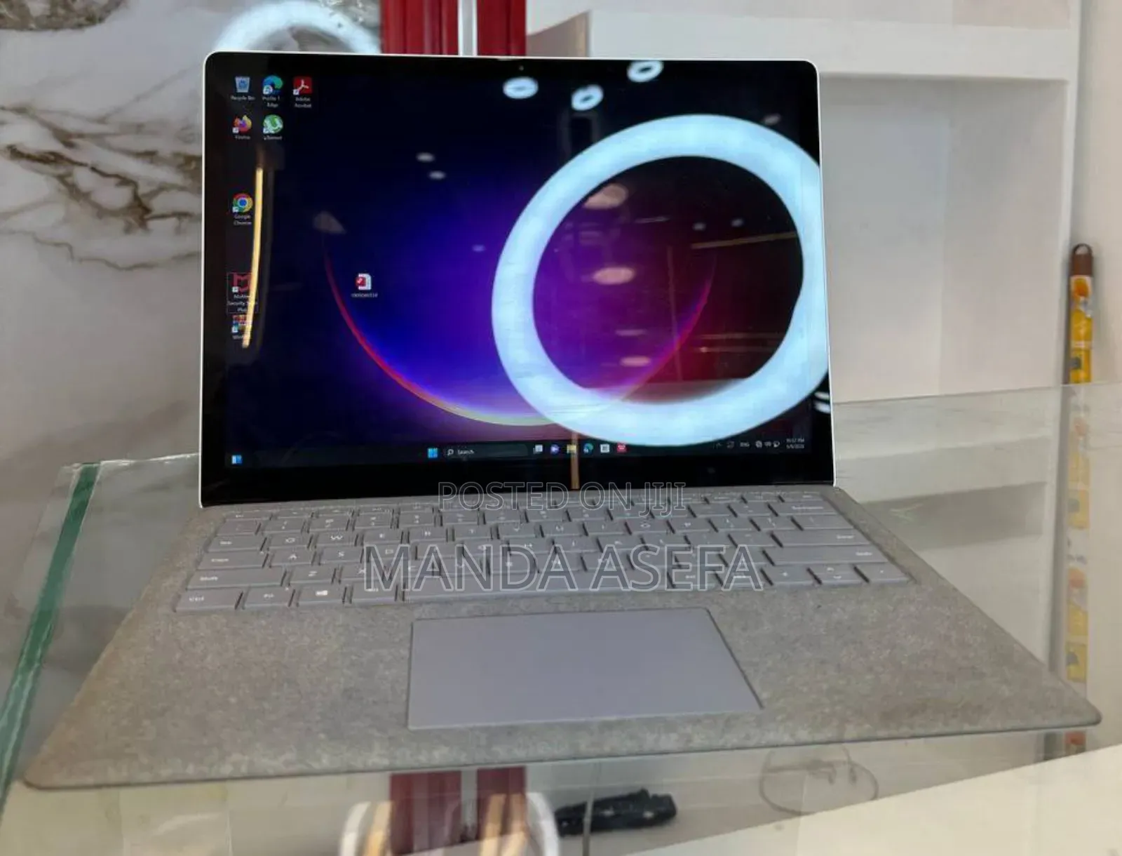 New Laptop Microsoft Surface 8GB Intel Core i5 SSD 256GB