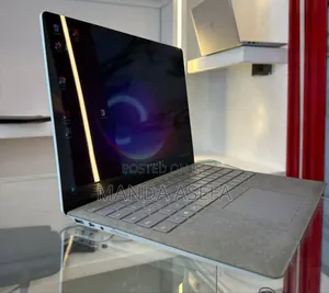 New Laptop Microsoft Surface 8GB Intel Core i5 SSD 256GB