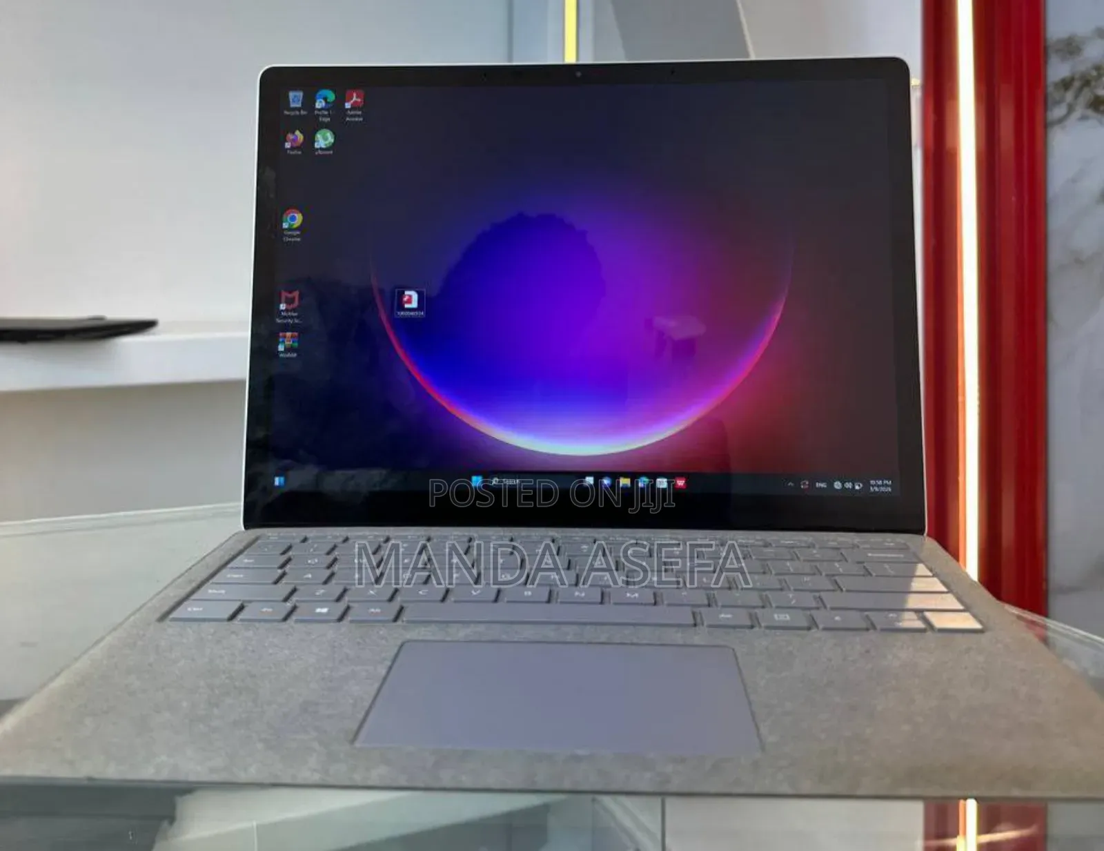 New Laptop Microsoft Surface 8GB Intel Core i5 SSD 256GB