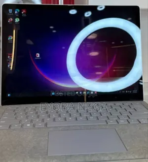 New Laptop Microsoft Surface 8GB Intel Core i5 SSD 256GB