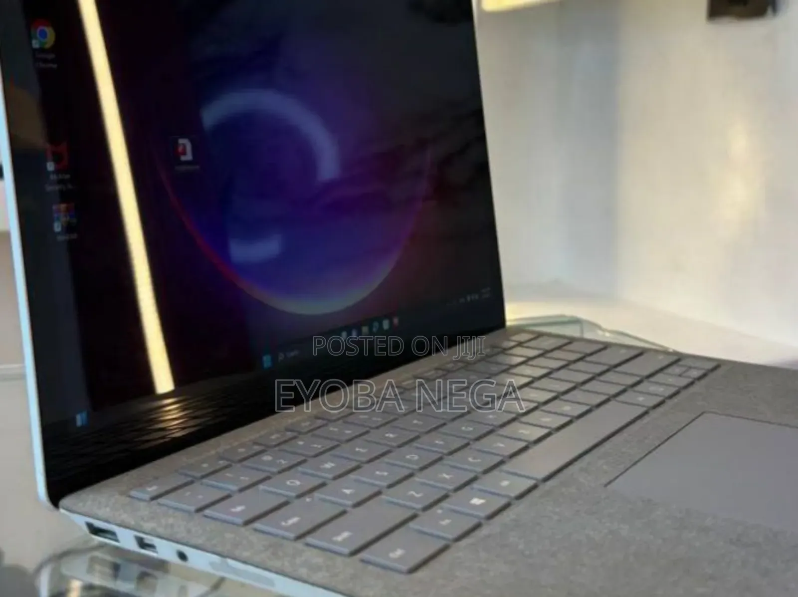 New Laptop Microsoft Surface 8GB Intel Core i5 SSD 256GB