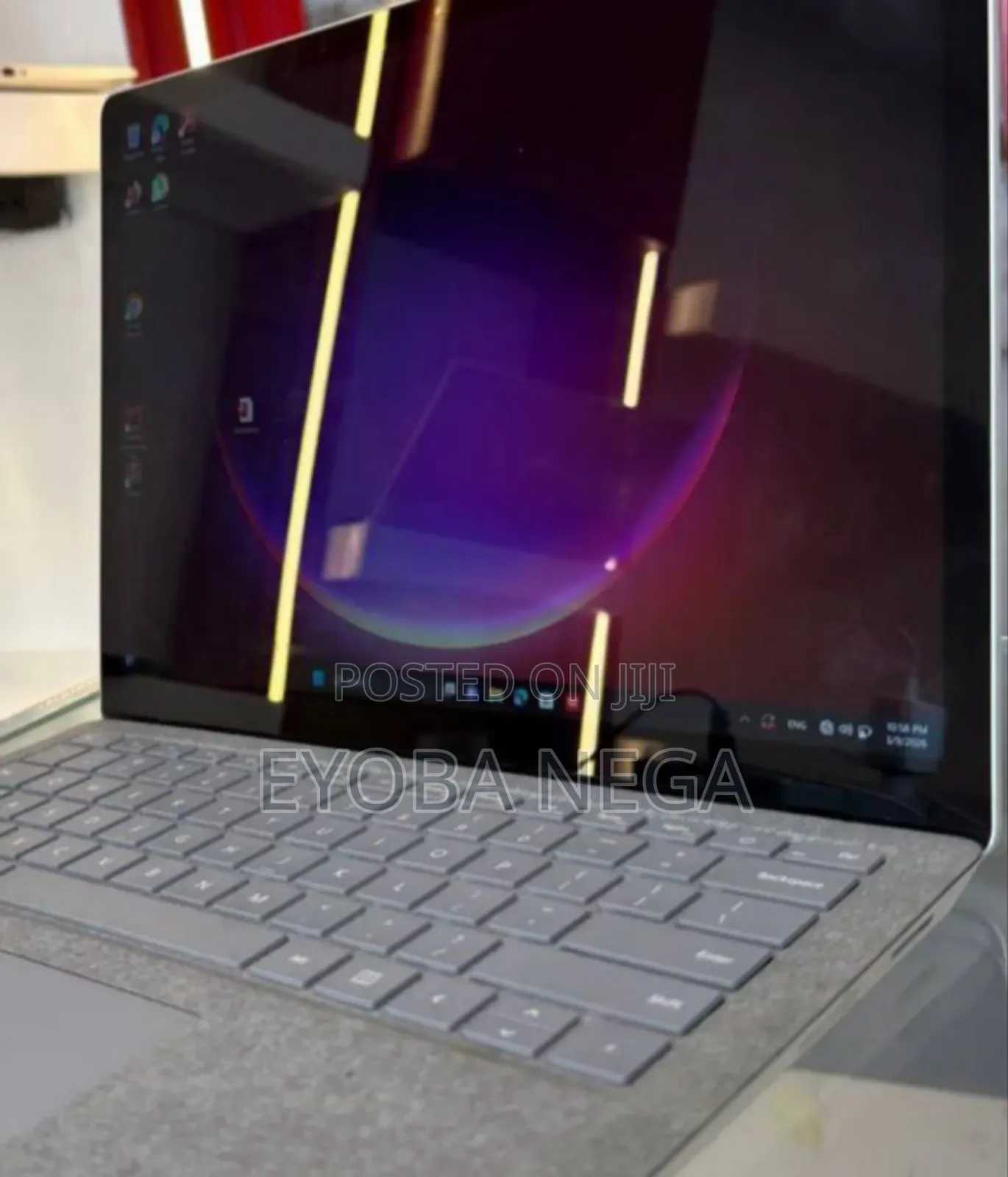 New Laptop Microsoft Surface 8GB Intel Core i5 SSD 256GB