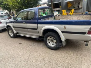 Mitsubishi L200 2002 Silver