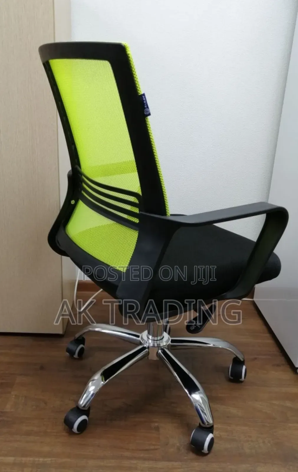 M Back Office Chair