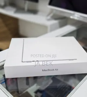 New Laptop Apple MacBook Air 2025 M4 13-inch 16GB Apple M4 SSD 256GB