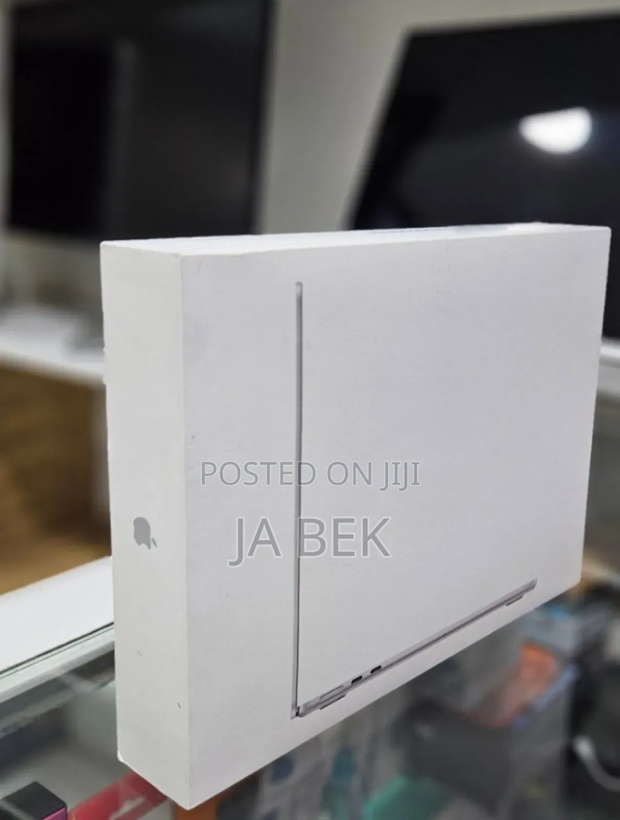 New Laptop Apple MacBook Air 2025 M4 13-inch 16GB Apple M4 SSD 256GB