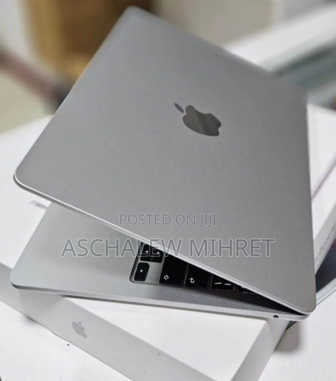 New Laptop Apple MacBook Air 2025 M4 13-inch 16GB Apple M4 SSD 256GB