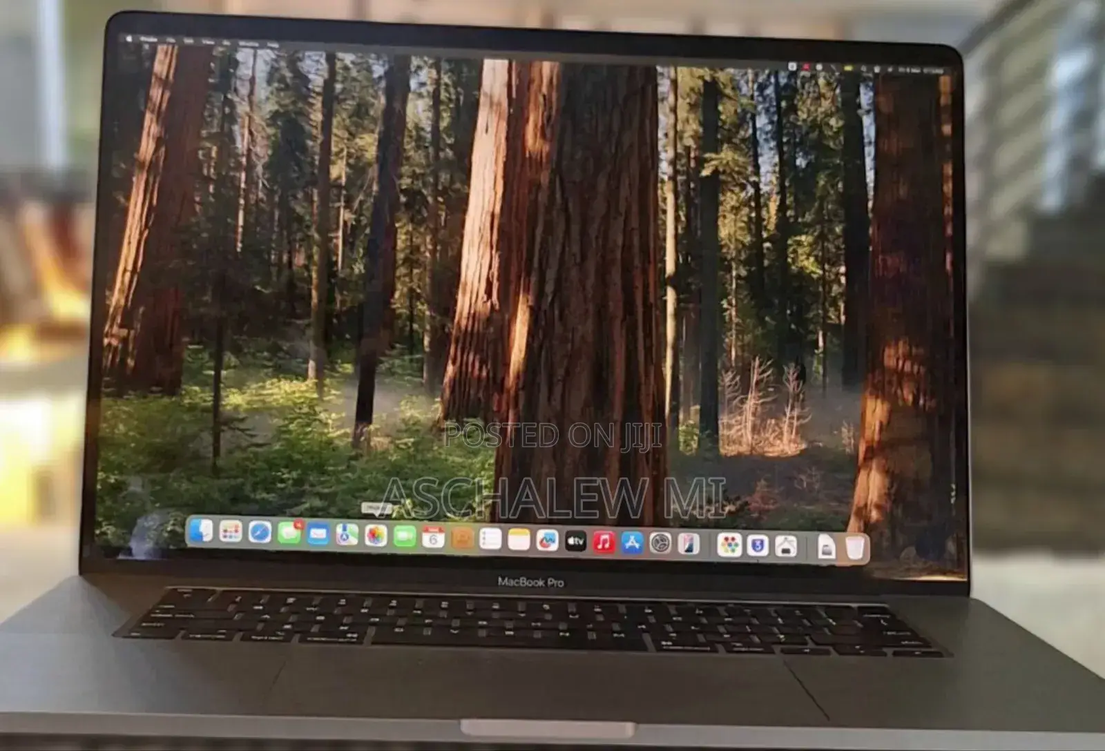 New Laptop Apple MacBook Pro 2019 16GB Intel Core i7 SSD 512GB