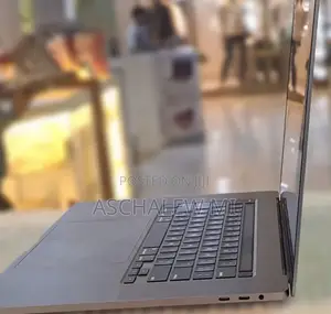 New Laptop Apple MacBook Pro 2019 16GB Intel Core i7 SSD 512GB