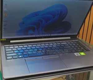 New Laptop HP ZBook Studio 16GB Intel Core i7 SSD 512GB