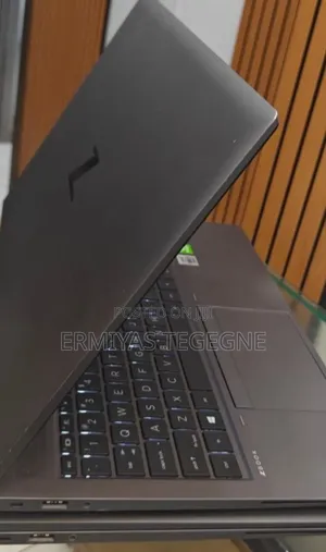New Laptop HP ZBook Studio 16GB Intel Core i7 SSD 512GB