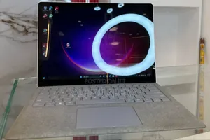 New Laptop Microsoft Surface 8GB Intel Core i5 SSD 256GB