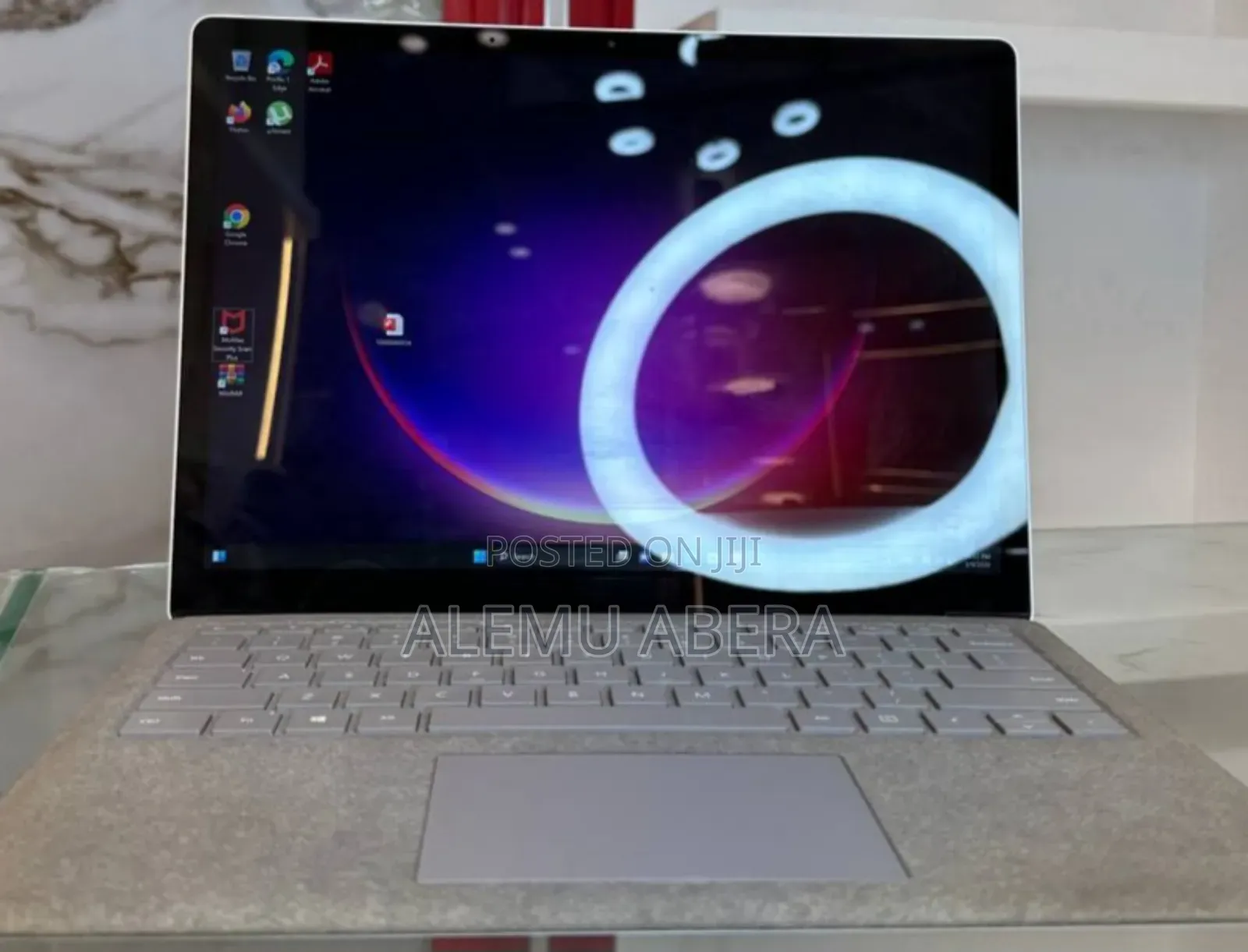 New Laptop Microsoft Surface 8GB Intel Core i5 SSD 256GB