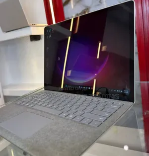 New Laptop Microsoft Surface 8GB Intel Core i5 SSD 256GB