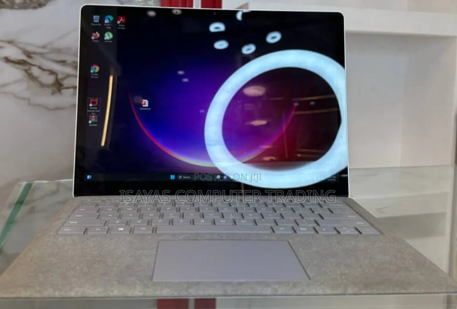 New Laptop Microsoft Surface 8GB Intel Core i5 SSD 256GB