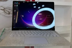 New Laptop Microsoft Surface 8GB Intel Core i5 SSD 256GB