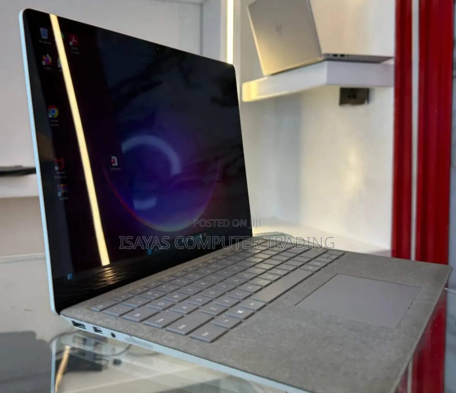 New Laptop Microsoft Surface 8GB Intel Core i5 SSD 256GB