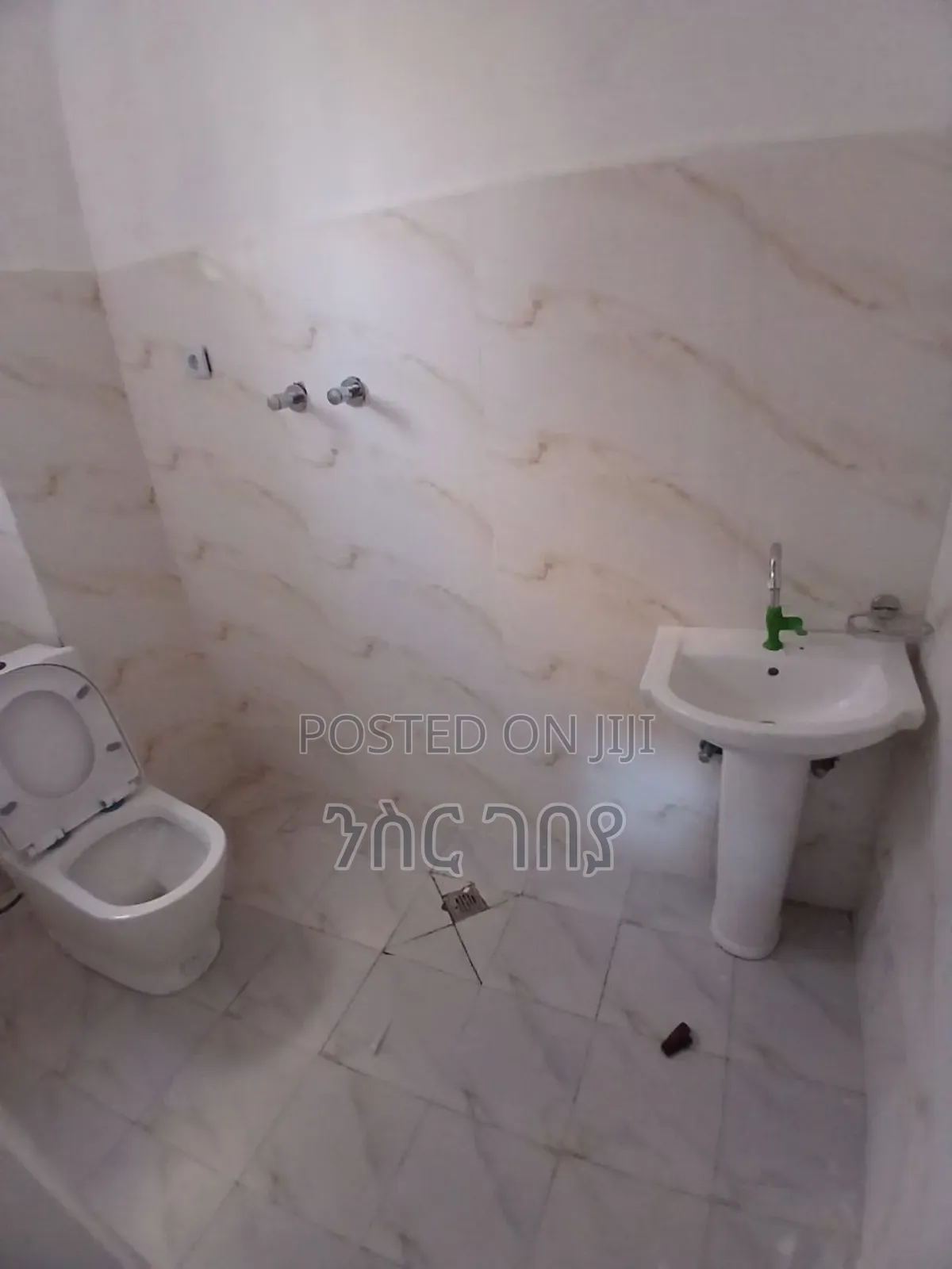 Furnished 3bdrm Condo in Ayat Ayer Menged, Yeka for rent