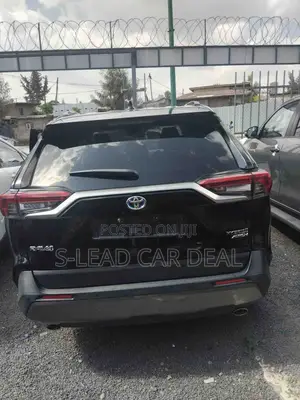 New Toyota RAV4 XLE 2022 Black