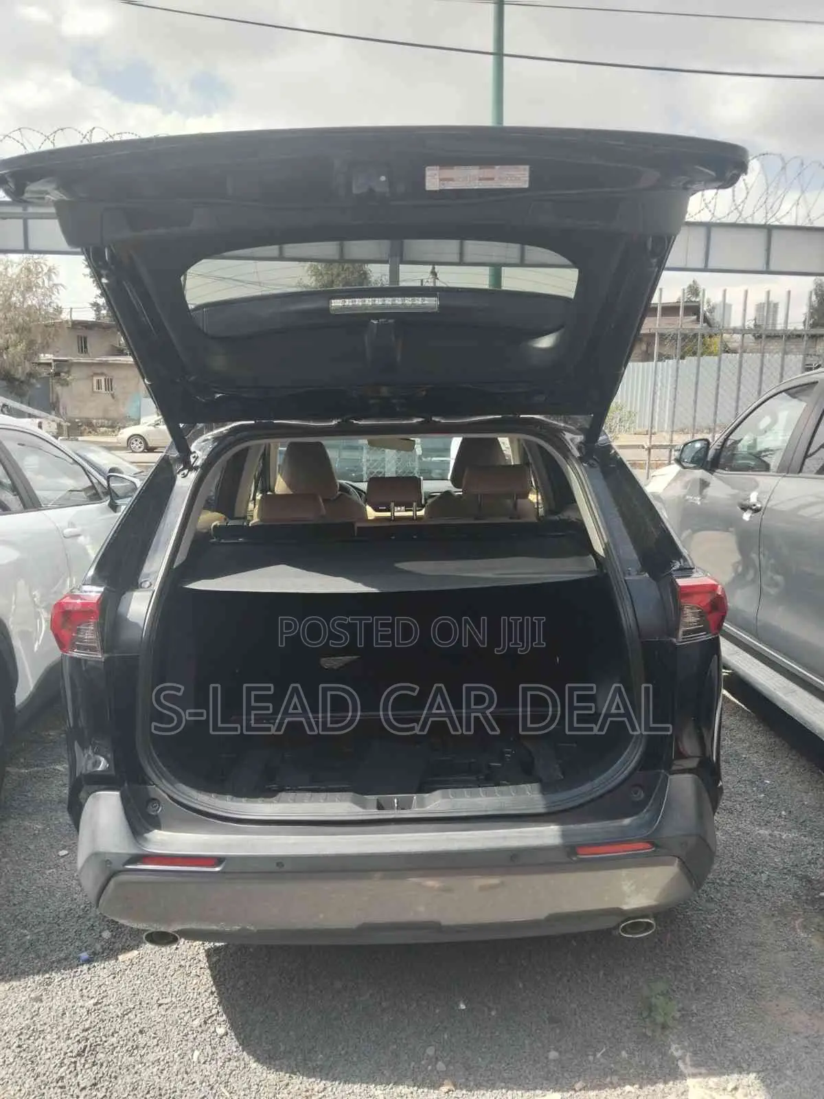 New Toyota RAV4 XLE 2022 Black