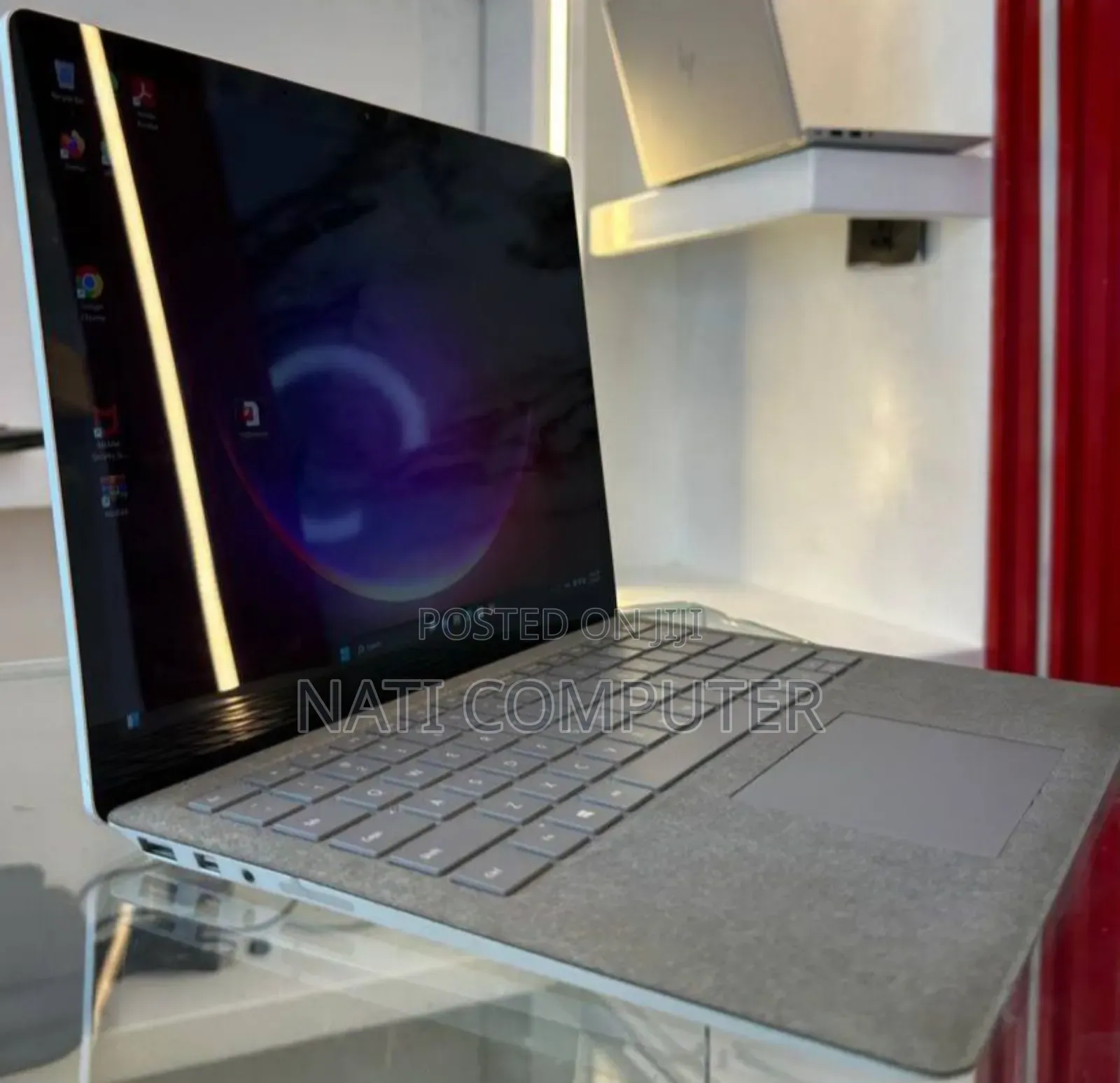 New Laptop Microsoft Surface 8GB Intel Core i5 SSD 256GB