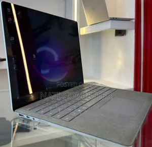 New Laptop Microsoft Surface 8GB Intel Core i5 SSD 256GB