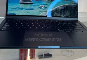 New Laptop Apple MacBook Air 2024 M3 13-inch 16GB Apple M3 SSD 512GB