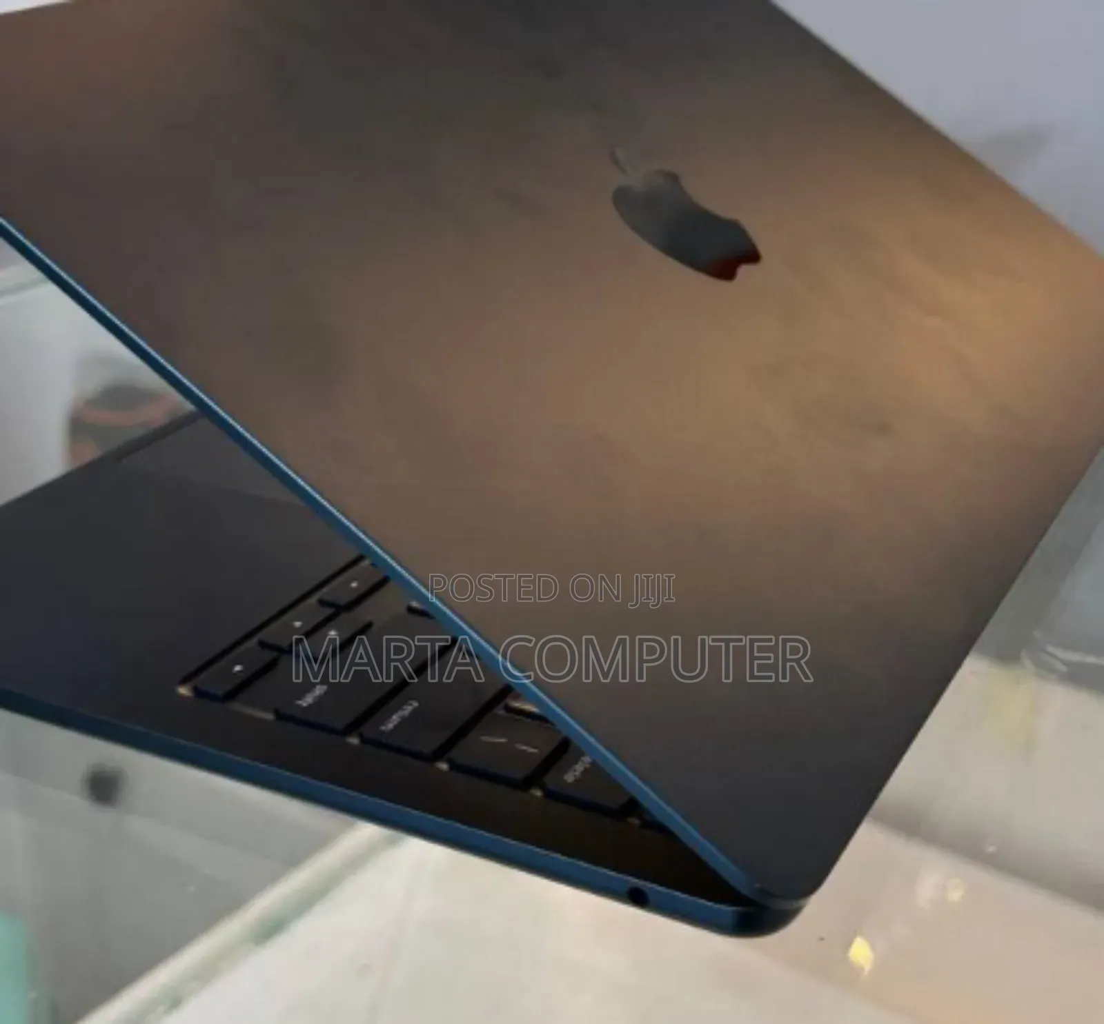 New Laptop Apple MacBook Air 2024 M3 13-inch 16GB Apple M3 SSD 512GB