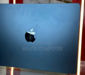 New Laptop Apple MacBook Air 2024 M3 13-inch 16GB Apple M3 SSD 512GB