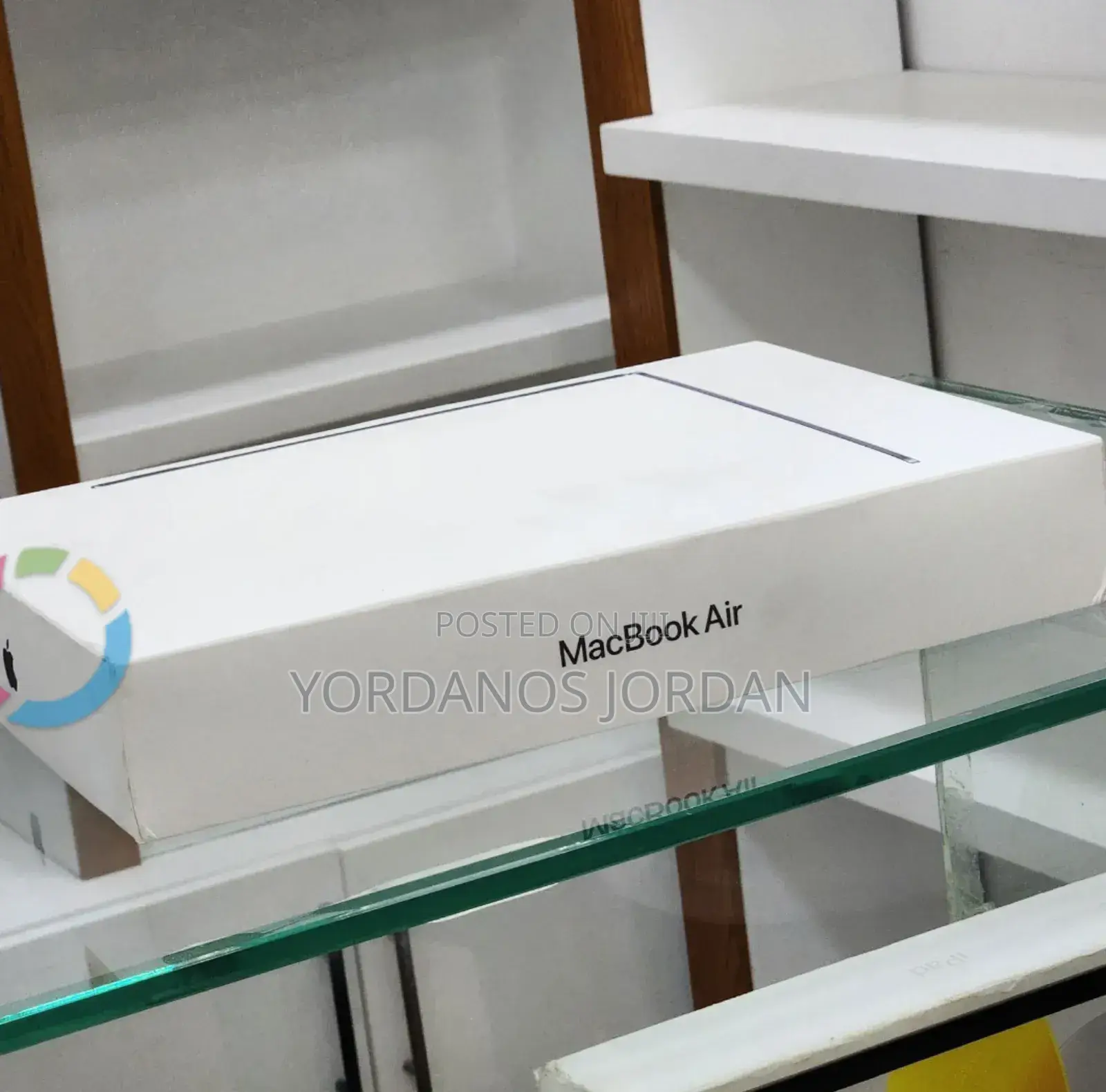 New Laptop Apple MacBook Air 2025 M4 13-inch 16GB Apple M4 SSD 256GB