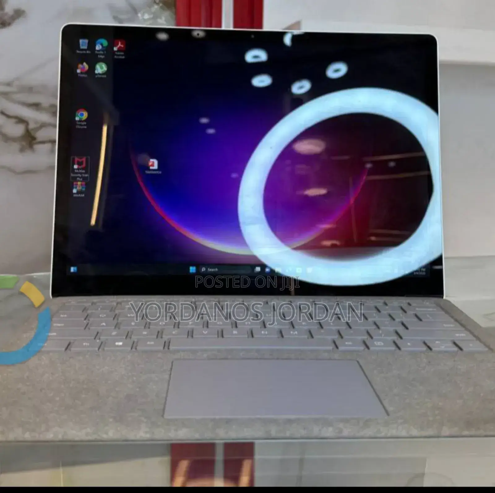 New Laptop Microsoft Surface 8GB Intel Core i5 SSD 256GB