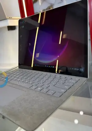 New Laptop Microsoft Surface 8GB Intel Core i5 SSD 256GB