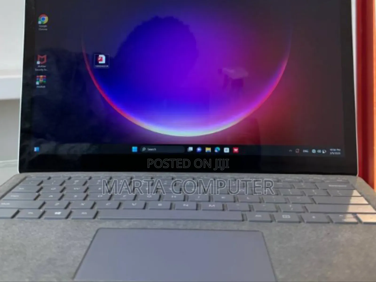 New Laptop Microsoft Surface 8GB Intel Core i5 SSD 256GB