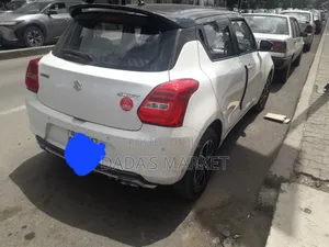 Suzuki Swift 2022 White