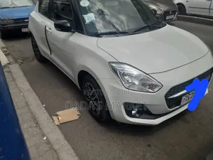 Suzuki Swift 2022 White